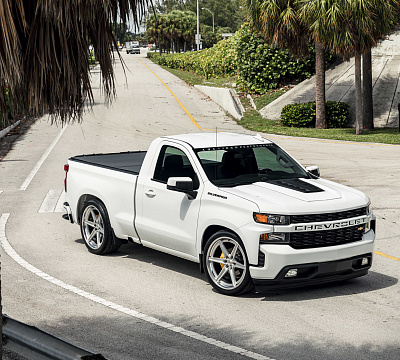 Фото дисков Vossen M-X5 (3-Piece) на Chevrolet Silverado IV