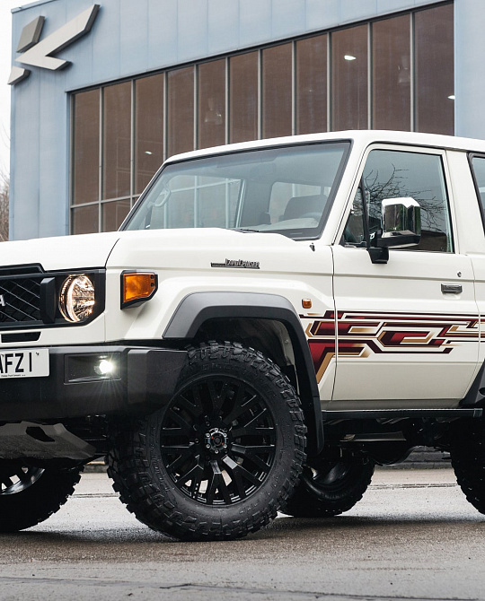 Фото дисков G22 DC Черный сатин на Toyota Land Cruiser 70
