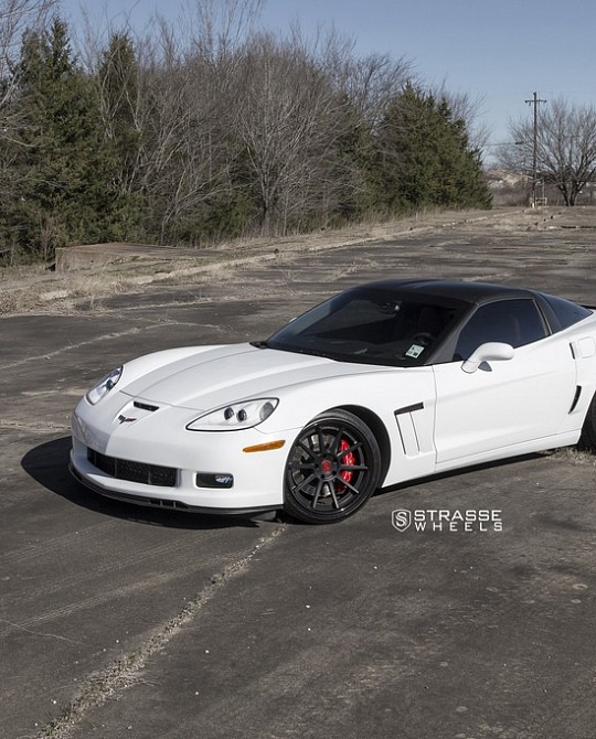 Фото дисков R10 Deep Concave Черный сатин на Chevrolet Corvette C6