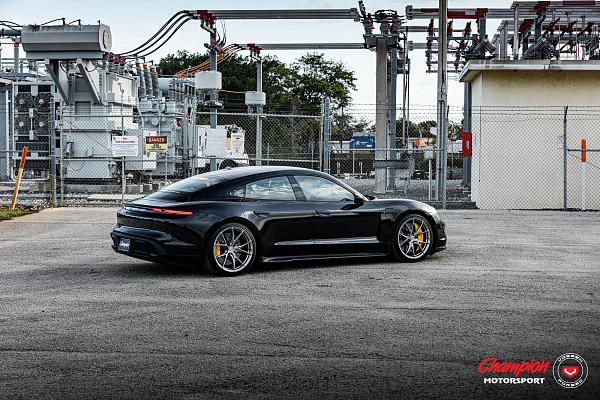 Фото дисков Vossen RS74 Глянцевый тонированный лак на Porsche Taycan I