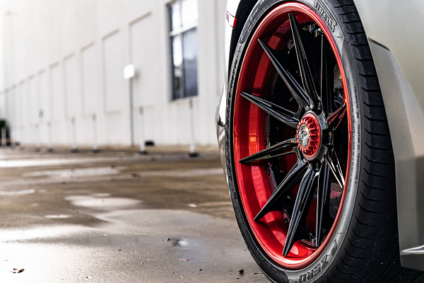 Фото дисков Strasse Wheels SV10-RS Performance Другой цвет на Lamborghini Aventador