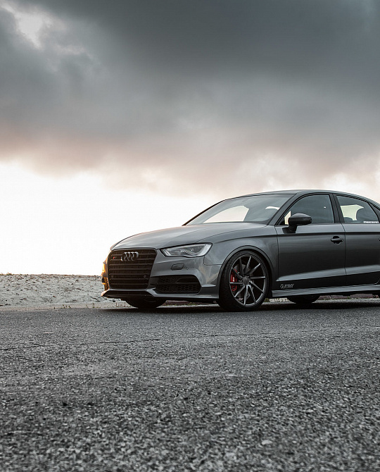 Фото дисков CVT Глянцевый графит на Audi A/S/RS 3 (8V)