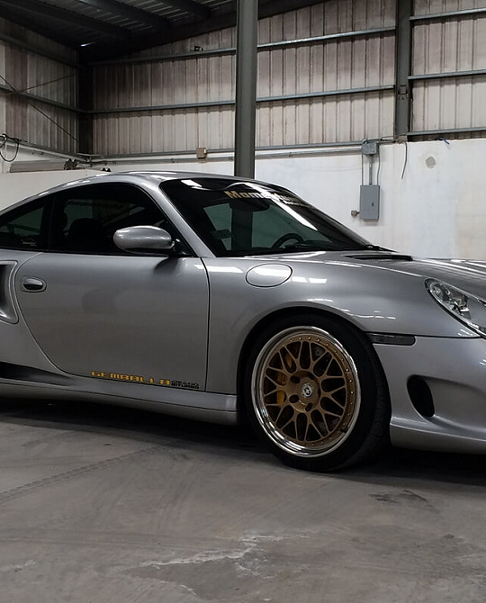 Фото дисков 300 Глянцевое темное золото на Porsche 911 V