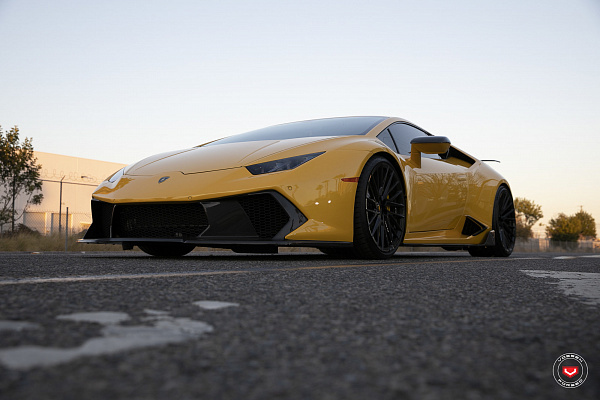 Фото дисков Vossen EVO-6T Черный глянец на Lamborghini Huracan
