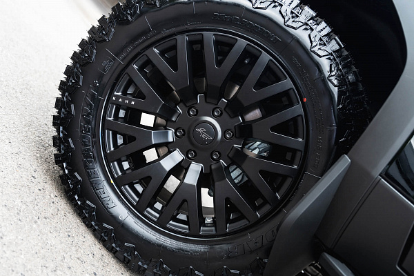 Фото дисков Kahn G22 DC Черный сатин на Toyota Land Cruiser Prado 250