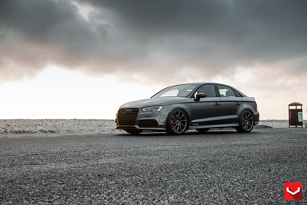 Фото дисков Vossen CVT Глянцевый графит на Audi A/S/RS 3 (8V)