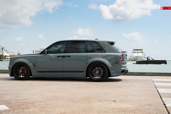 Фото дисков Anrky AN20 Черный глянец на Rolls-Royce Cullinan
