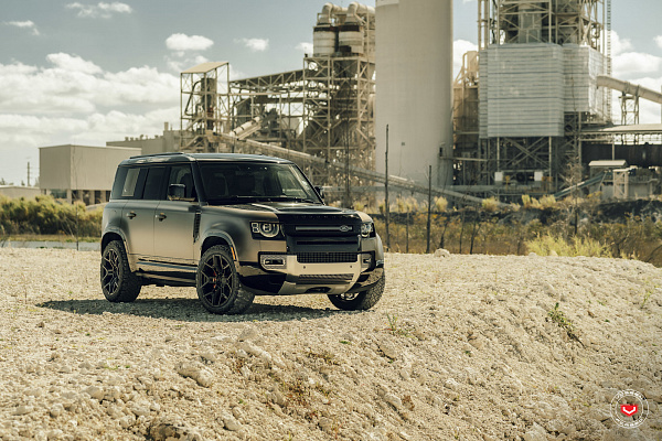 Фото дисков Vossen UV-4 Черный сатин на Land Rover Defender II