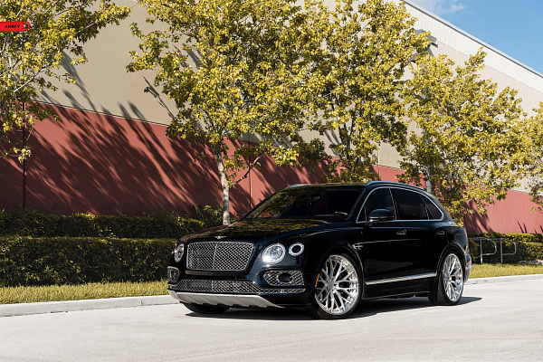 Фото дисков Anrky AN30 Глянцевый лак на Bentley Bentayga
