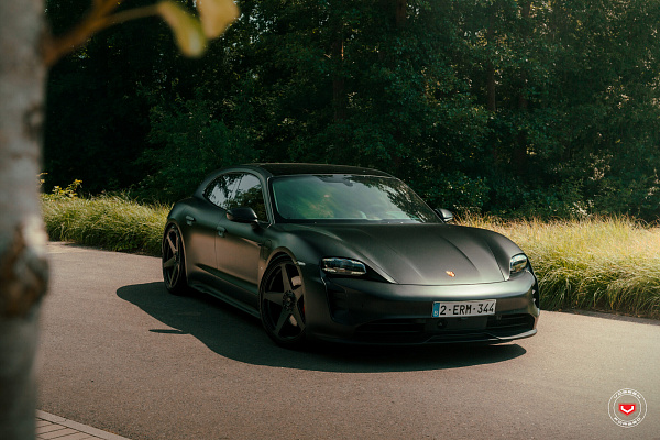 Фото дисков Vossen GEN-01 Черный сатин на Porsche Taycan I