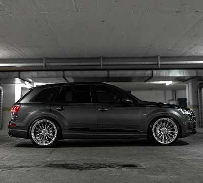 Фото дисков ST Wheels ST11 на Audi Q7 (4M)