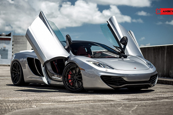 McLaren MP4-12C