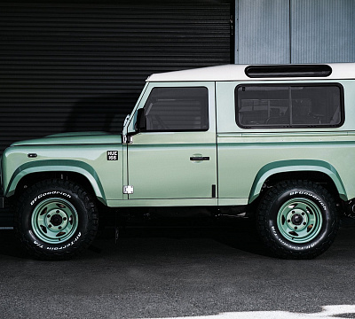 Фото дисков Kahn 1947 Heritage на Land Rover Defender I