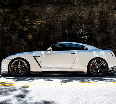 Фото дисков Vossen VFS-5 на Nissan GT-R