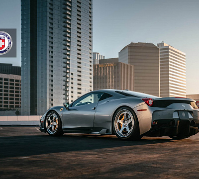 Фото дисков HRE 305 на Ferrari 458
