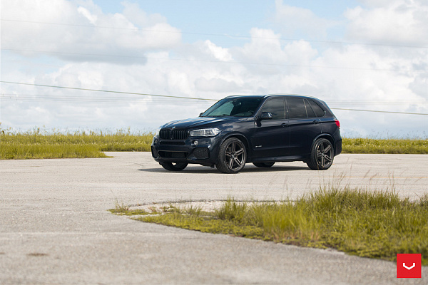 Фото дисков Vossen HF-1 Сатиновый графит на BMW X5/X5 M (F15/F85)