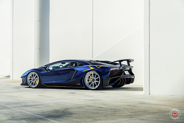 Фото дисков Vossen EVO-2R (3-Piece) Полированный лак на Lamborghini Aventador