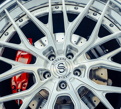 Фото дисков Strasse Wheels SV10M Deep Concave FS на McLaren 650S