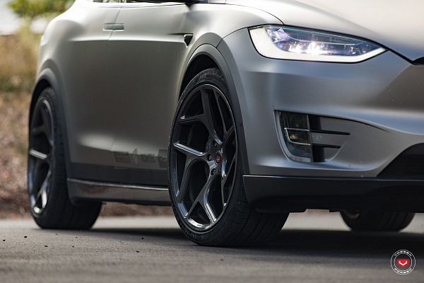 Фото дисков Vossen CG-205T Глянцевый графит на Tesla Model X