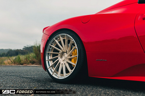 Фото дисков BC Forged HCA215 Глянцевая шампань на Ferrari 458