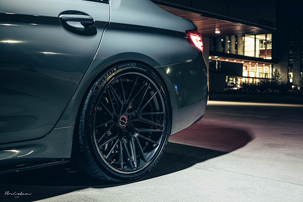 Фото дисков Brixton Forged VL4 Сатиновый темный лак на BMW 5/M5 (G30/F90)
