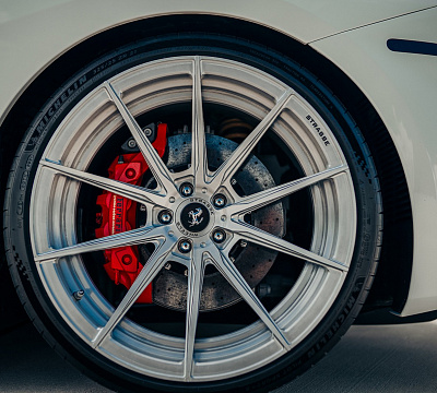 Фото дисков Strasse Wheels SV10 Deep Concave Duoblock на Ferrari 488