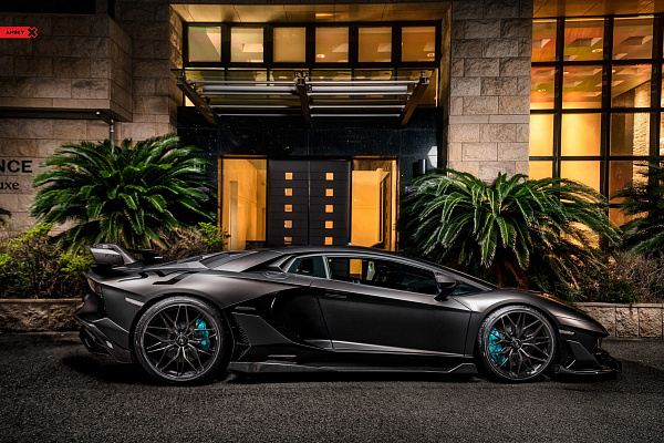 Фото дисков Anrky S1-X1 Глянцевый темный лак на Lamborghini Aventador