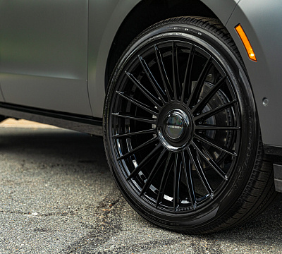 Фото дисков Vossen HF-8 на Lincoln Navigator V