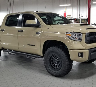 Фото дисков Black Rhino DUGGER на Toyota Tundra II