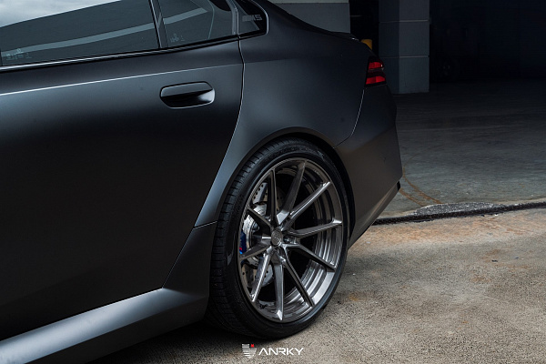 Фото дисков Anrky AN12 Глянцевый темный лак на BMW 5/M5 (G60/G90)