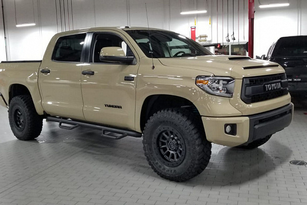 Фото дисков Black Rhino DUGGER  на Toyota Tundra II