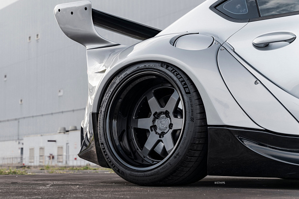 Фото дисков Strasse Wheels S6 Competition Черный сатин на Toyota Supra A90