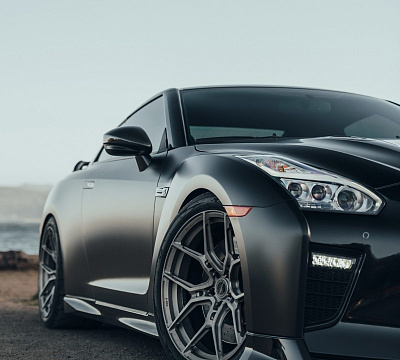 Фото дисков Brixton Forged CM5-R на Nissan GT-R