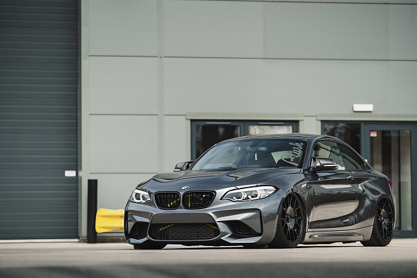 Фото дисков Rotiform TUF-R Черный глянец на BMW 2/M2 (F22/F87)