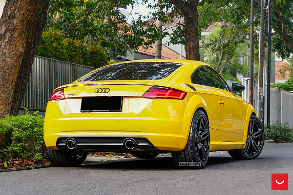 Фото дисков Vossen HF-1 Глянцевый темный лак на Audi TT (8S)