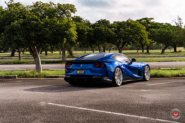 Фото дисков Vossen S21-02 Глянцевый лак на Ferrari 812