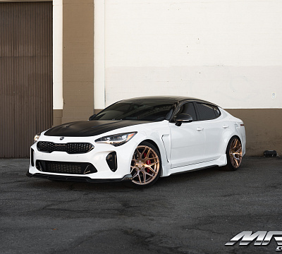 Фото дисков MRR FS01 на Kia Stinger