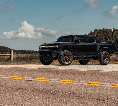 Фото дисков Vossen HFX-1 (8-Lug) на GMC Hummer EV