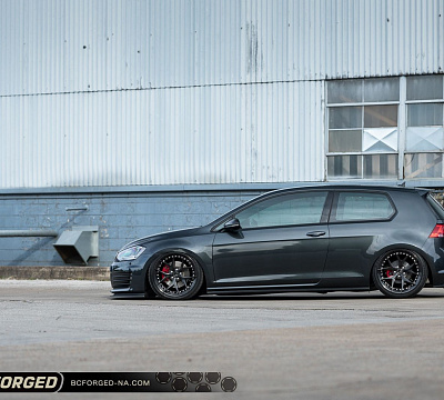 Фото дисков BC Forged HCS21 на Volkswagen Golf VII