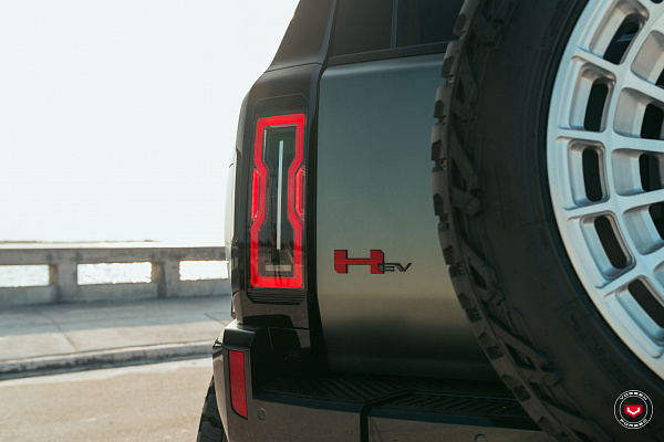 Фото дисков Vossen LCX-04 Глянцевый лак на GMC Hummer EV
