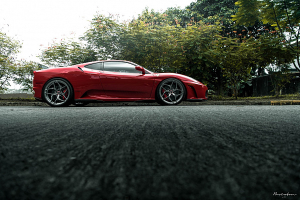Фото дисков Brixton Forged PF5 Сатиновый графит на Ferrari F430