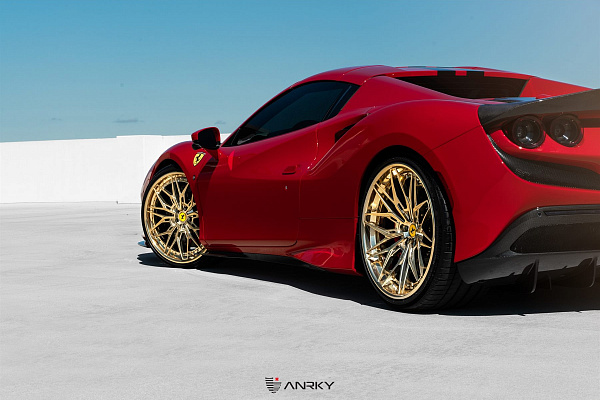 Фото дисков Anrky S3-X1 Глянцевое золото на Ferrari F8