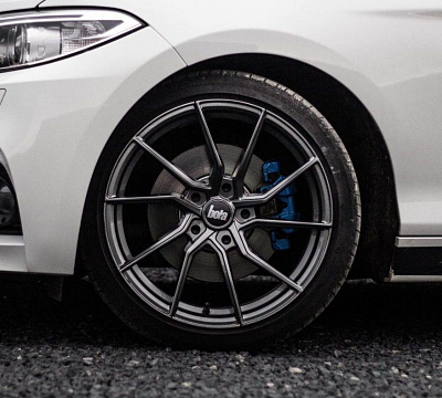 Фото дисков Bola B25 на BMW 2/M2 (F22/F87)
