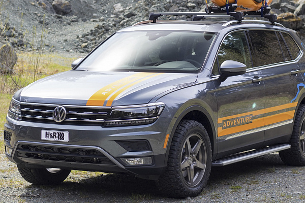 Фото дисков Rotiform WGR Сатиновый графит на Volkswagen Tiguan II