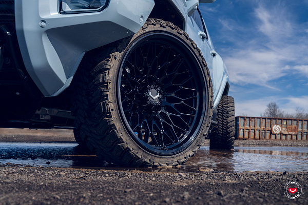 Фото дисков Vossen GNX-02 Черный глянец на GMC Hummer EV