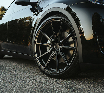 Фото дисков Vossen HF-3 на Tesla Model Y