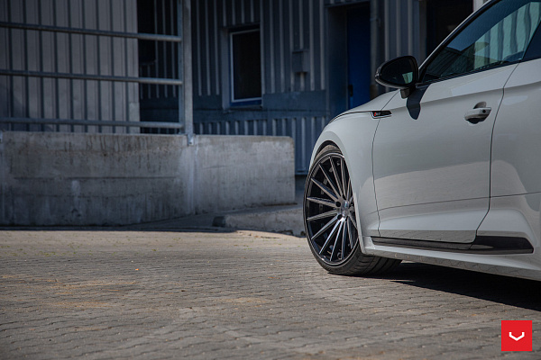 Фото дисков Vossen VFS-2 Глянцевый темный лак на Audi A/S/RS 5 (F5)
