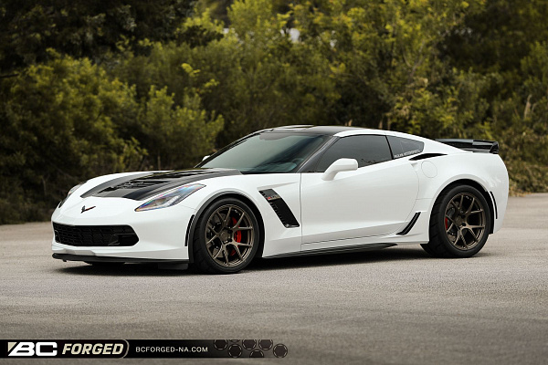 Фото дисков BC Forged RZ05 Сатиновая бронза на Chevrolet Corvette C7