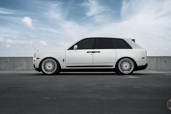 Фото дисков Vossen S17-14 (3-Piece) Глянцевый лак на Rolls-Royce Cullinan