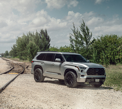 Фото дисков Vossen HF6-5 на Toyota Sequoia III